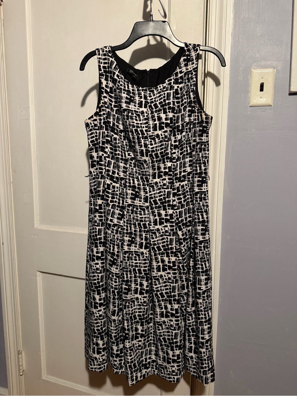 Jones New York Black and White Geometric Midi Dress